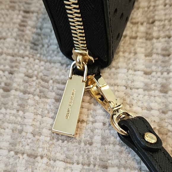 NWT\'S! MICHAEL KORS - Lightweight Wristlet - Full Zip Closure- Phone Friendly